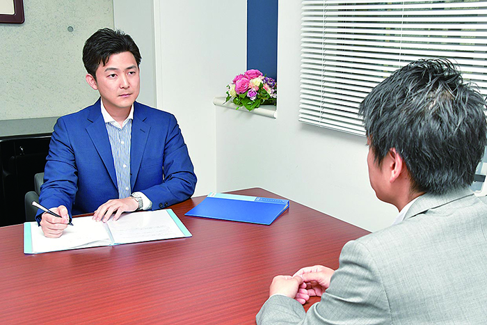 家庭問題の解決、中小企業の支援などに全力の日々