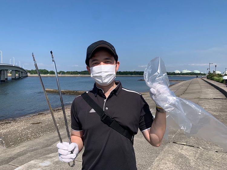 知多市の新舞子海岸を清掃