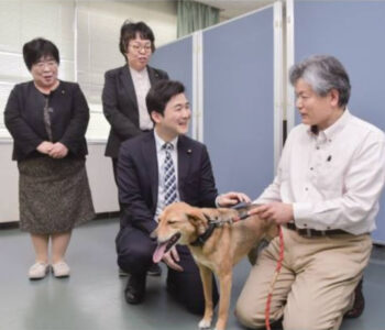 更生へ動物と触れ合い